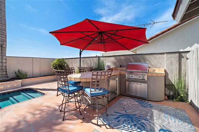 11088 Blue Allium Avenue, Fountain Valley, CA 92708