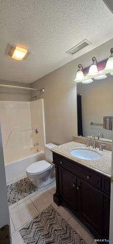 25 Wanda Lane, Middletown, CT 06457