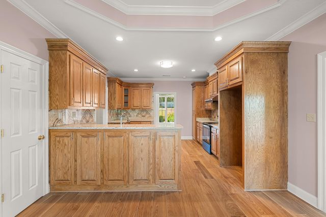 66 W Shore Dr., Hattiesburg, MS 39402