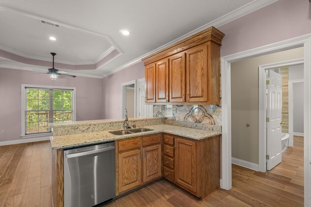 66 W Shore Dr., Hattiesburg, MS 39402