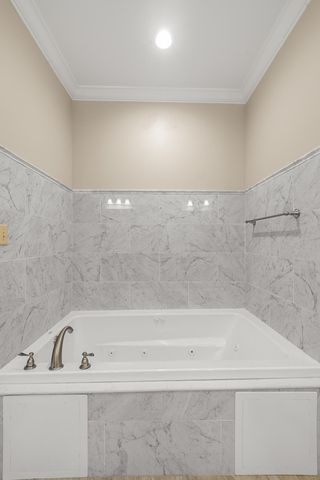 66 W Shore Dr., Hattiesburg, MS 39402