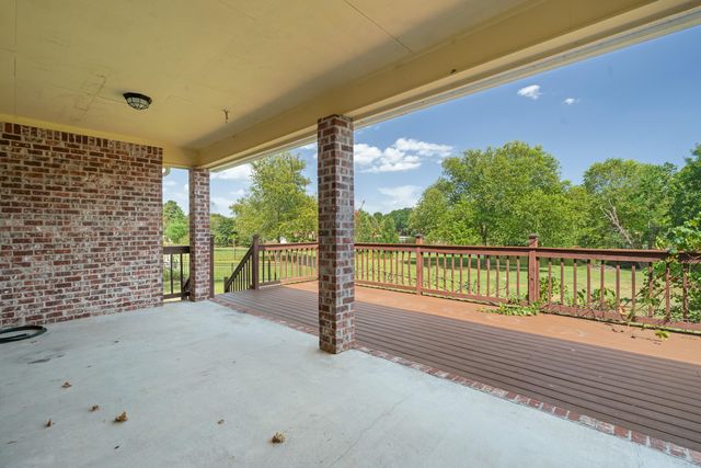 66 W Shore Dr., Hattiesburg, MS 39402