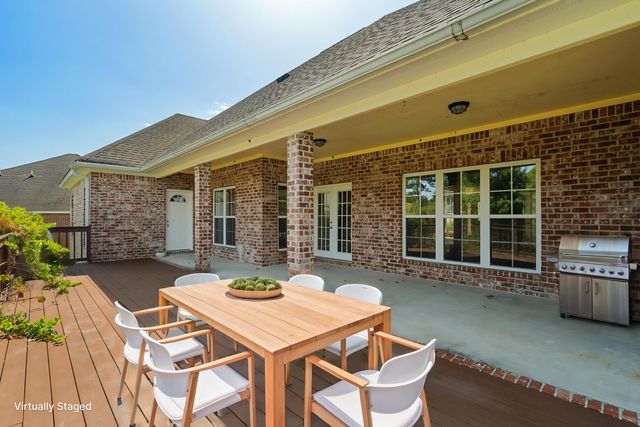 66 W Shore Dr., Hattiesburg, MS 39402