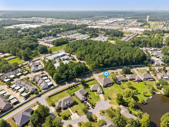 66 W Shore Dr., Hattiesburg, MS 39402