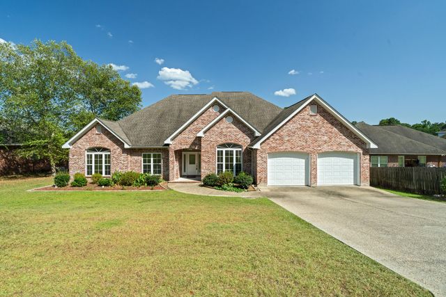 66 W Shore Dr., Hattiesburg, MS 39402