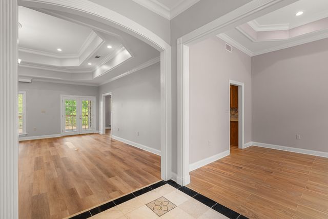 66 W Shore Dr., Hattiesburg, MS 39402