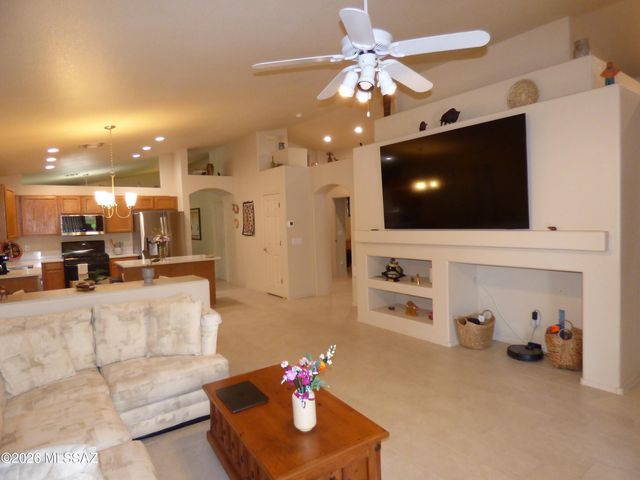 9516 N Flynn Way, Tucson, AZ 85742