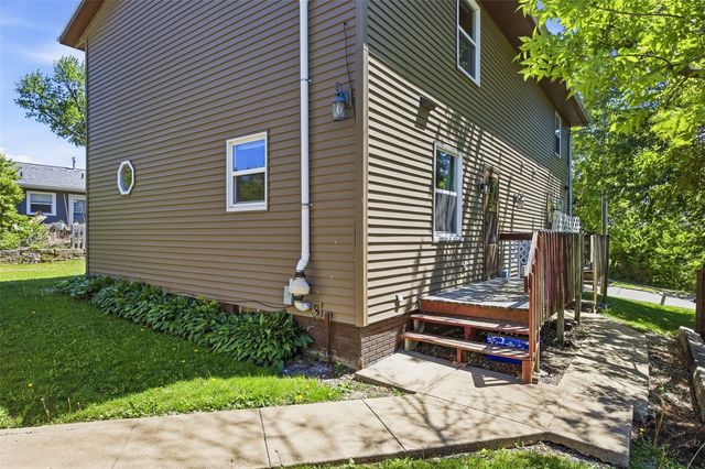 350 & 352 3rd Avenue, Marion, IA 52302