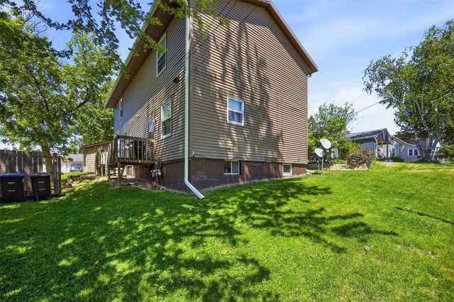 350 & 352 3rd Avenue, Marion, IA 52302