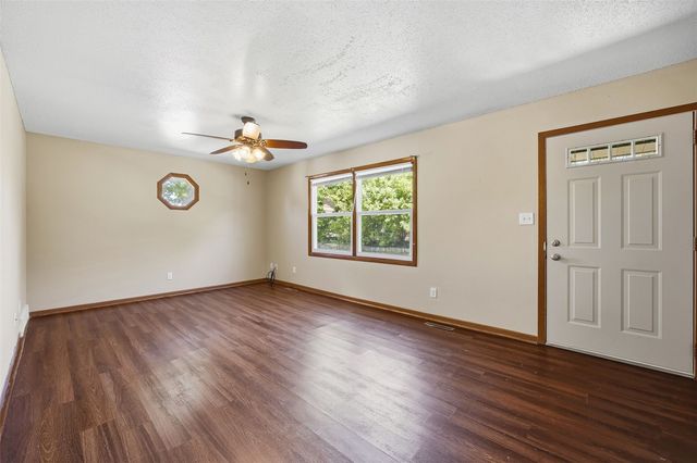350 & 352 3rd Avenue, Marion, IA 52302