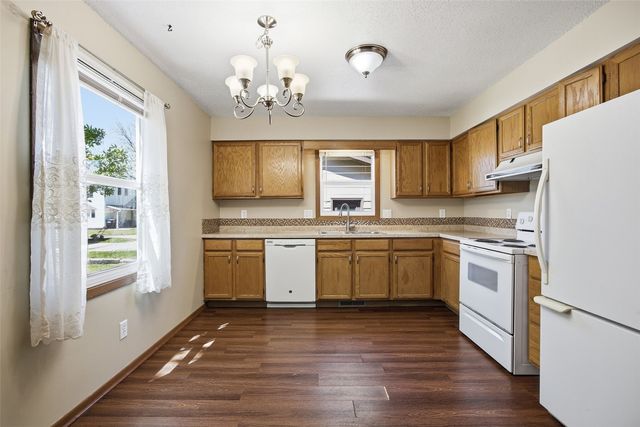 350 & 352 3rd Avenue, Marion, IA 52302