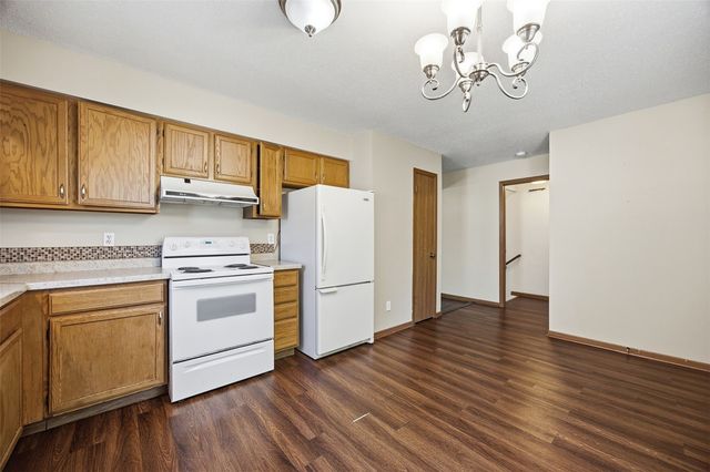 350 & 352 3rd Avenue, Marion, IA 52302