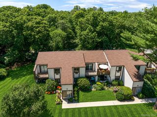 35 Richmond Boulevard 4B, Ronkonkoma, NY 11779