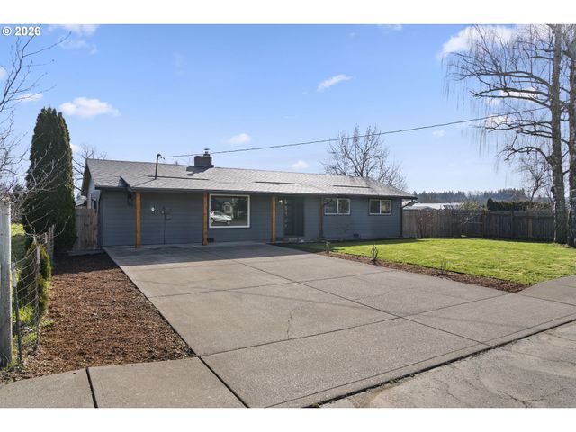 515 MAY St, Molalla, OR 97038