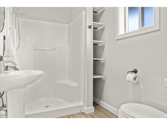 515 MAY St, Molalla, OR 97038