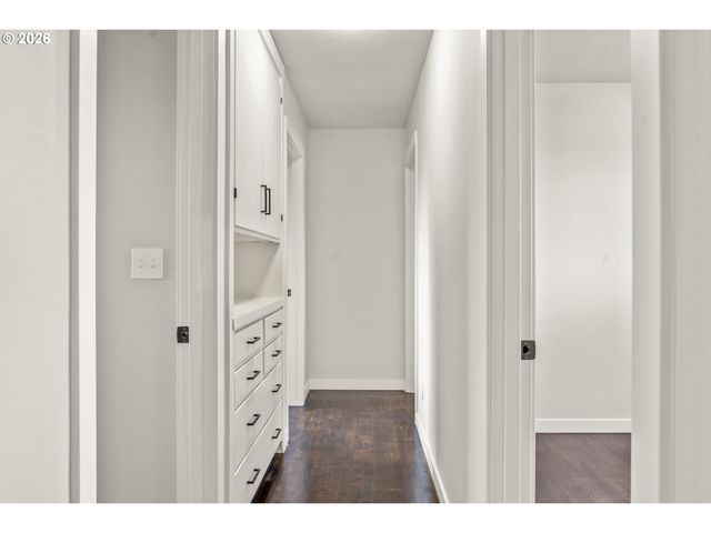 515 MAY St, Molalla, OR 97038