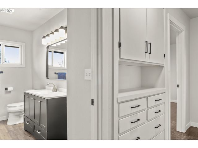 515 MAY St, Molalla, OR 97038