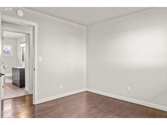 515 MAY St, Molalla, OR 97038