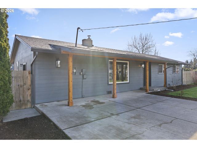 515 MAY St, Molalla, OR 97038