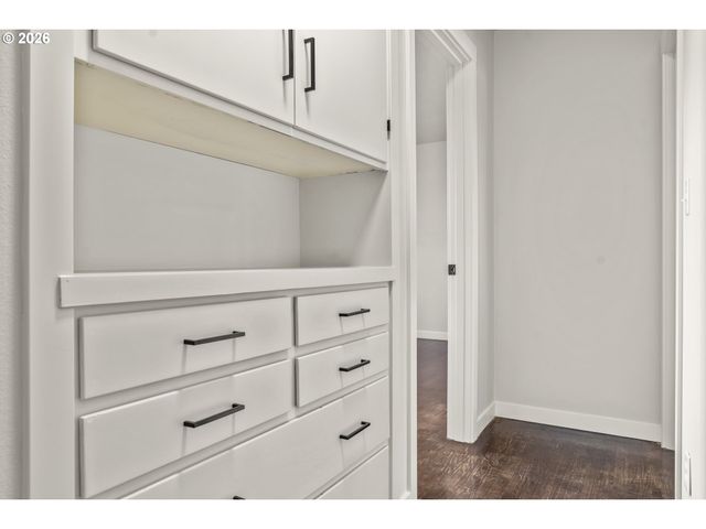 515 MAY St, Molalla, OR 97038