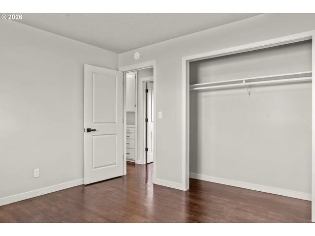 515 MAY St, Molalla, OR 97038