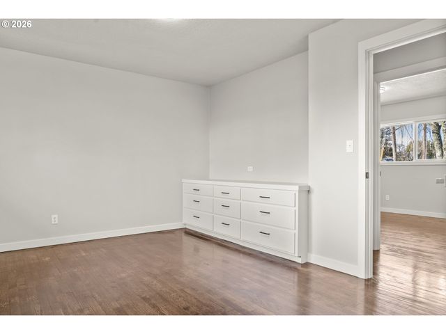 515 MAY St, Molalla, OR 97038