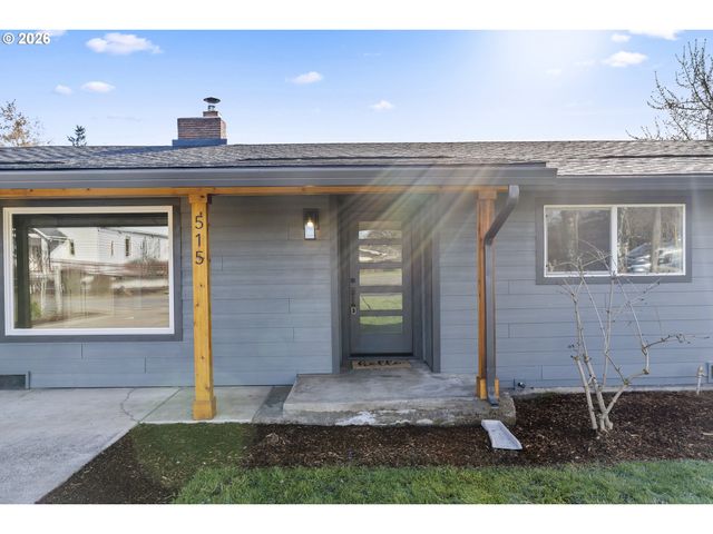 515 MAY St, Molalla, OR 97038