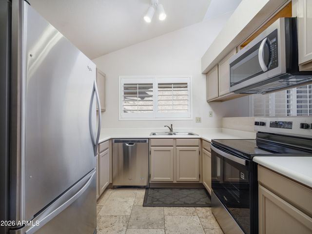 1836 N STAPLEY Drive 136, Mesa, AZ 85203