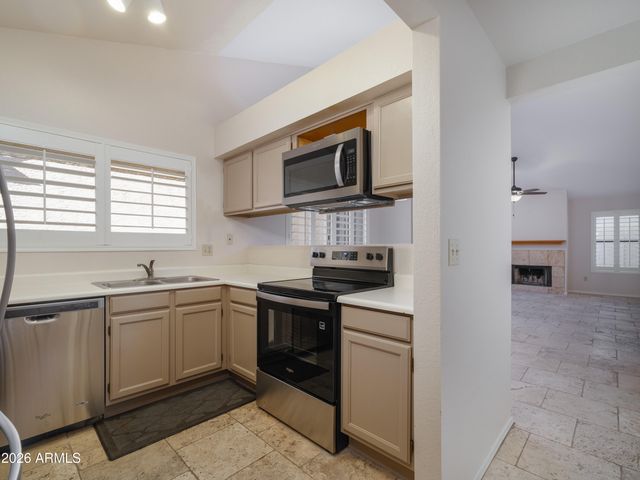 1836 N STAPLEY Drive 136, Mesa, AZ 85203