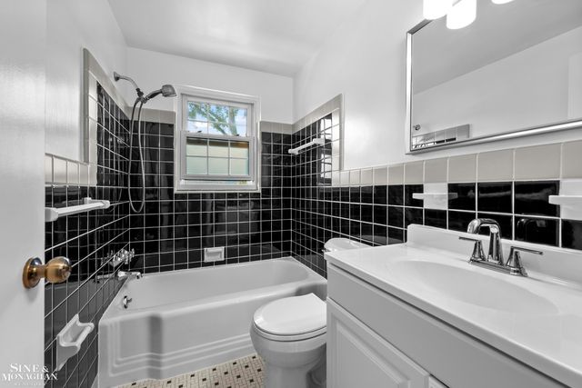 22951 Lee Court, Saint Clair Shores, MI 48080