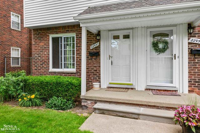 22951 Lee Court, Saint Clair Shores, MI 48080