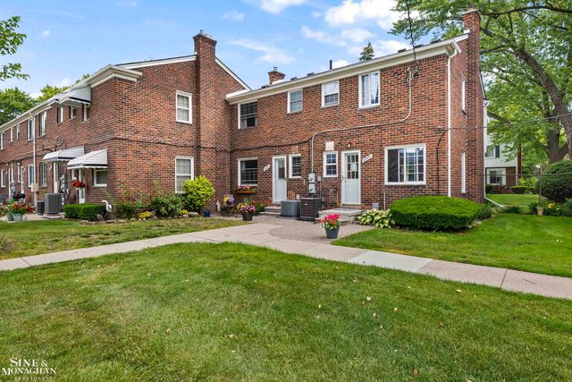 22951 Lee Court, Saint Clair Shores, MI 48080