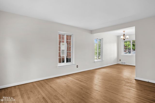 22951 Lee Court, Saint Clair Shores, MI 48080
