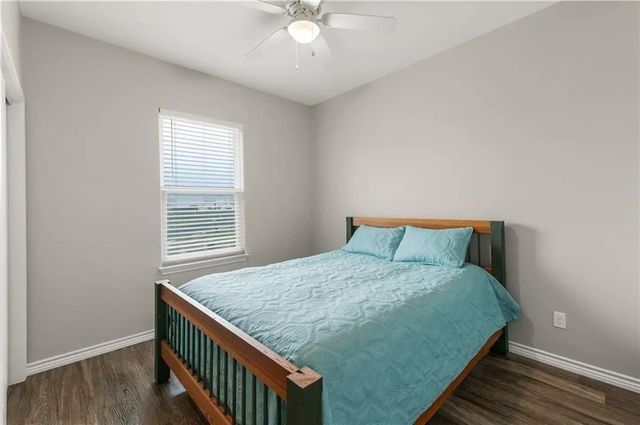 165 Breezy Ct, Port Aransas, TX 78373