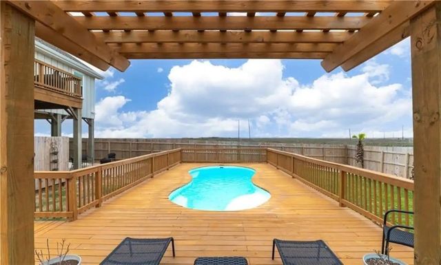 165 Breezy Ct, Port Aransas, TX 78373