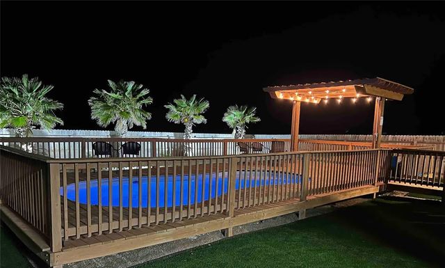 165 Breezy Ct, Port Aransas, TX 78373