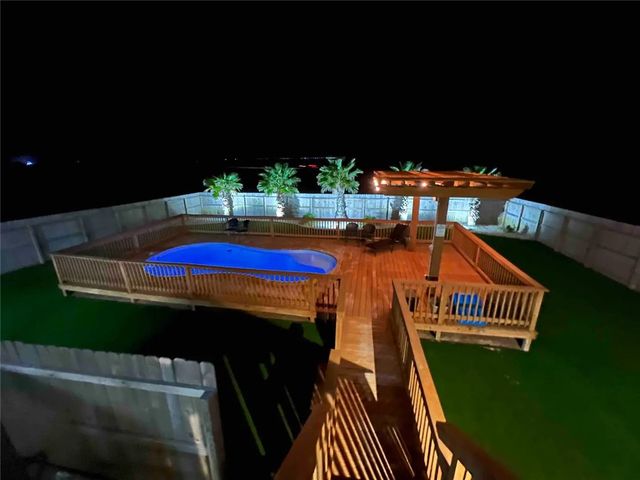 165 Breezy Ct, Port Aransas, TX 78373