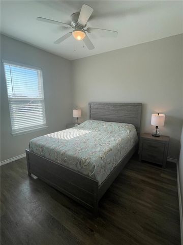 165 Breezy Ct, Port Aransas, TX 78373