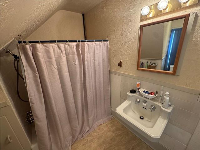 301 S Castle Street, Paola, KS 66071