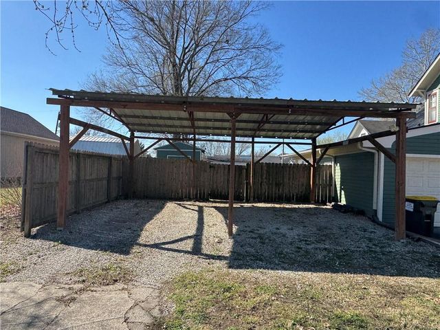 301 S Castle Street, Paola, KS 66071