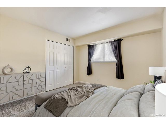 140 E Highline Cir 101, Centennial, CO 80122