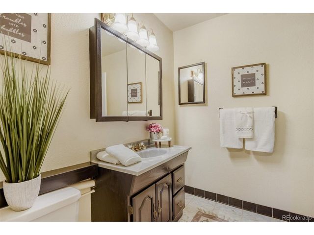 140 E Highline Cir 101, Centennial, CO 80122