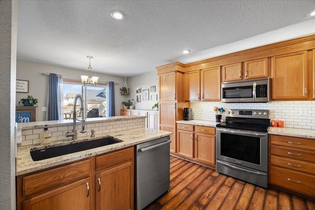 2929 SW Meadow Ridge Drive, Ankeny, IA 50023