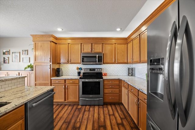 2929 SW Meadow Ridge Drive, Ankeny, IA 50023