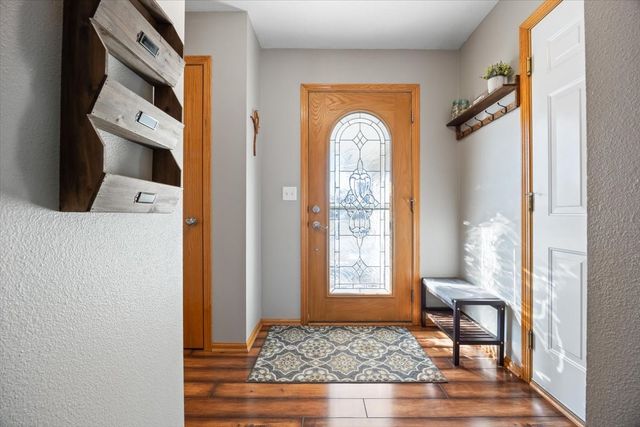 2929 SW Meadow Ridge Drive, Ankeny, IA 50023