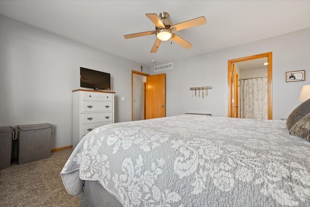 2929 SW Meadow Ridge Drive, Ankeny, IA 50023