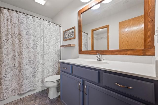 2929 SW Meadow Ridge Drive, Ankeny, IA 50023