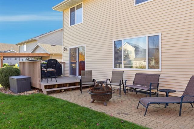 2929 SW Meadow Ridge Drive, Ankeny, IA 50023