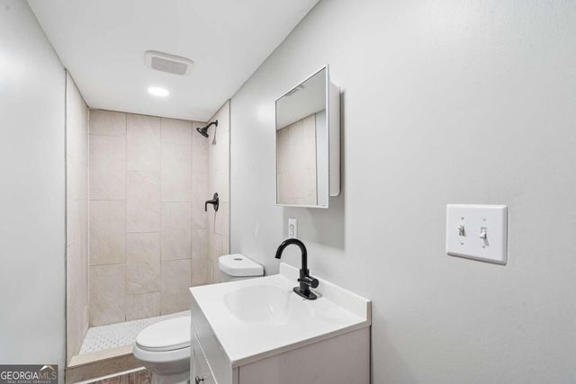 880 Bridge Pointe Court, Alpharetta, GA 30005