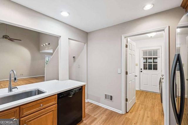880 Bridge Pointe Court, Alpharetta, GA 30005